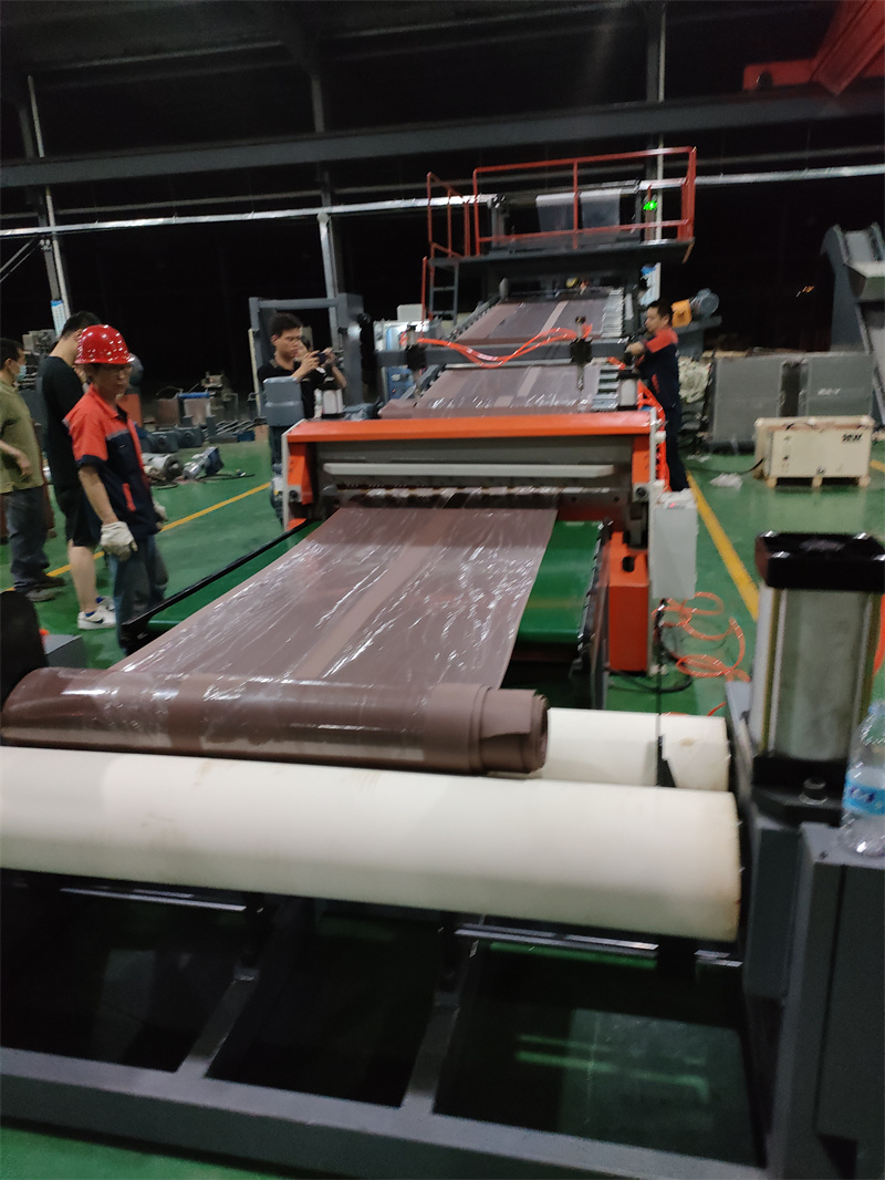 內(nèi)飾片材擠出機(jī)_內(nèi)飾片材擠出機(jī)_環(huán)保節(jié)能型