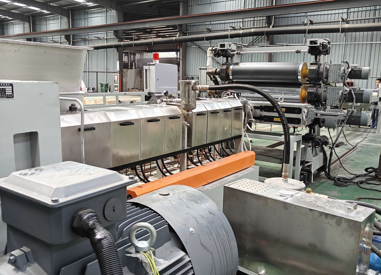 塑料片材擠出機(jī)_實(shí)力廠家_玖德隆機(jī)械有限公司